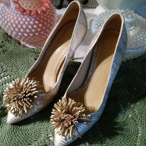 Womens MICHAEL Michael Kors Lolita Pump Tassel Heels, Pale Gold size 6